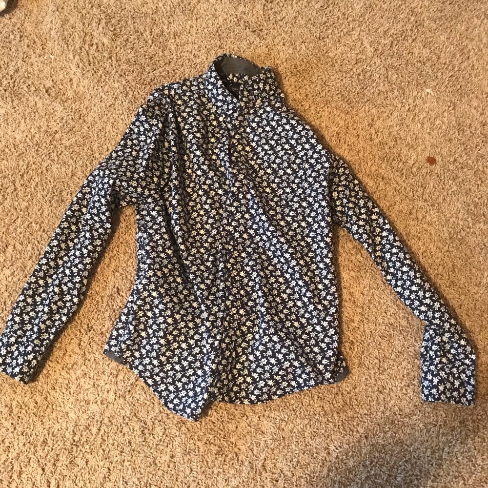 American Eagle Button-Up